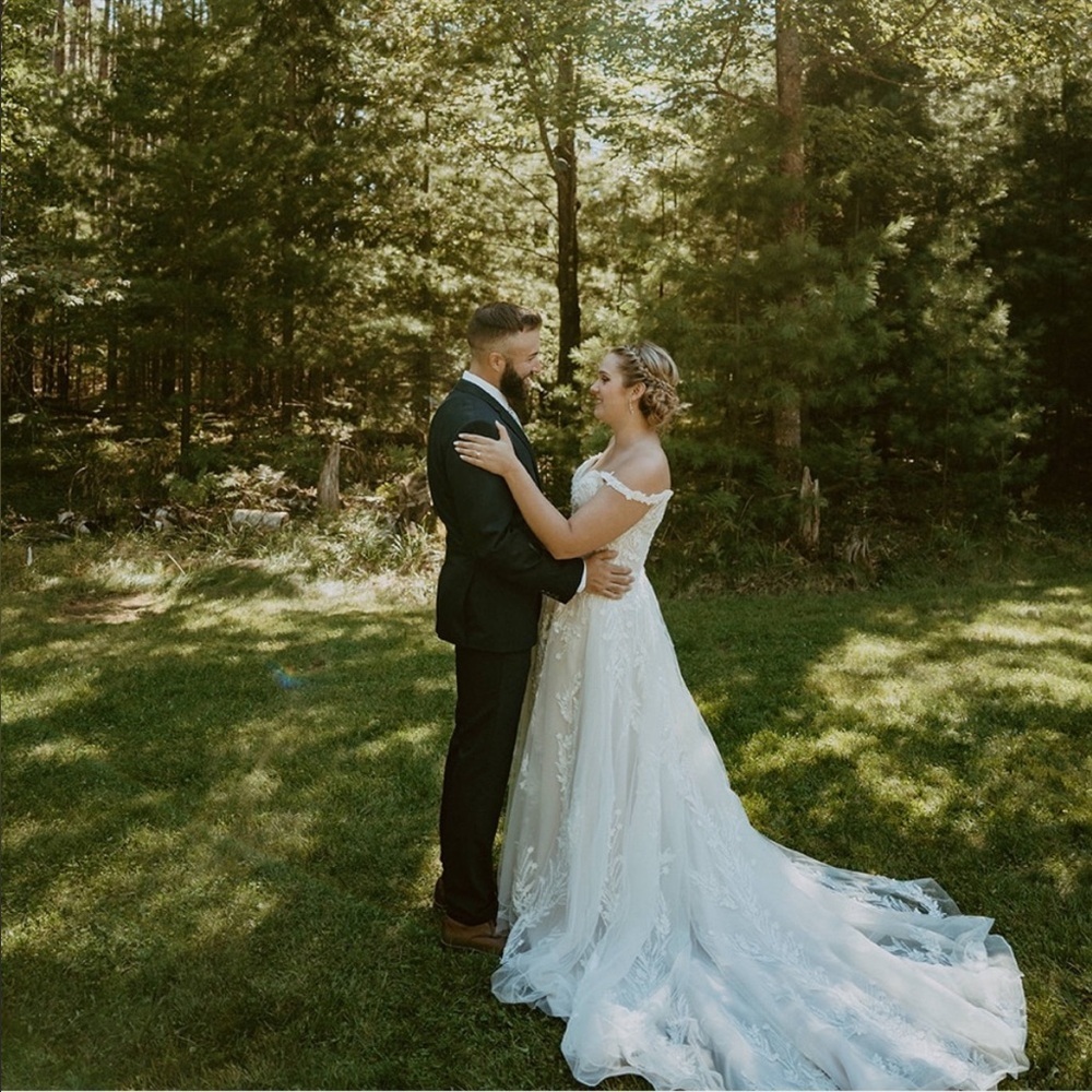 Lilian West Bohemian Off-The-Shoulder A-Line Wedding Gown with Lace Size 14